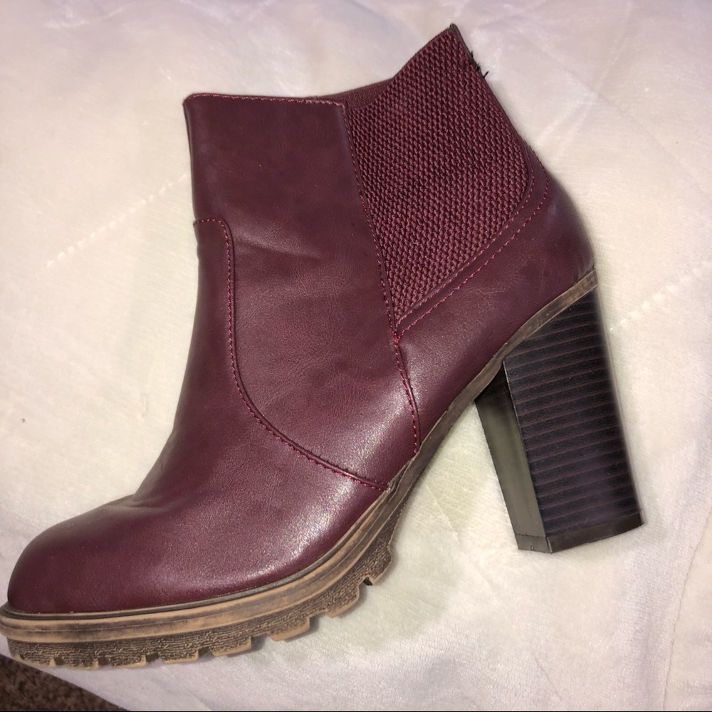 Bamboo maroon boots. Slide on. Size 8.5. Great condition!